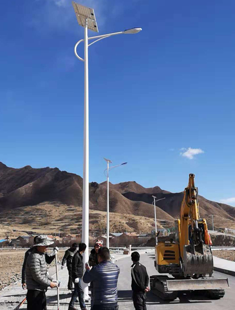 甘南碌曲10米山丹太阳能路灯项目