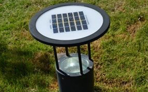 别墅庭院氛围营造：山丹草坪灯选型与布光技巧