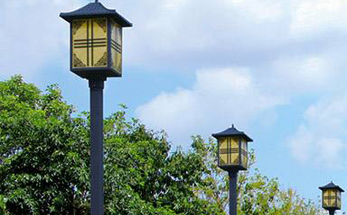 山丹庭院灯安装间距与布灯设计全解析