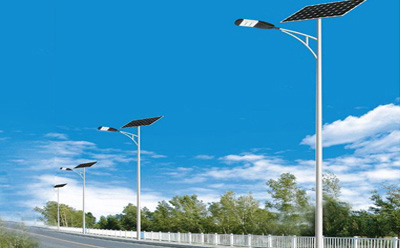 农村道路装山丹太阳能路灯选多大瓦数实测